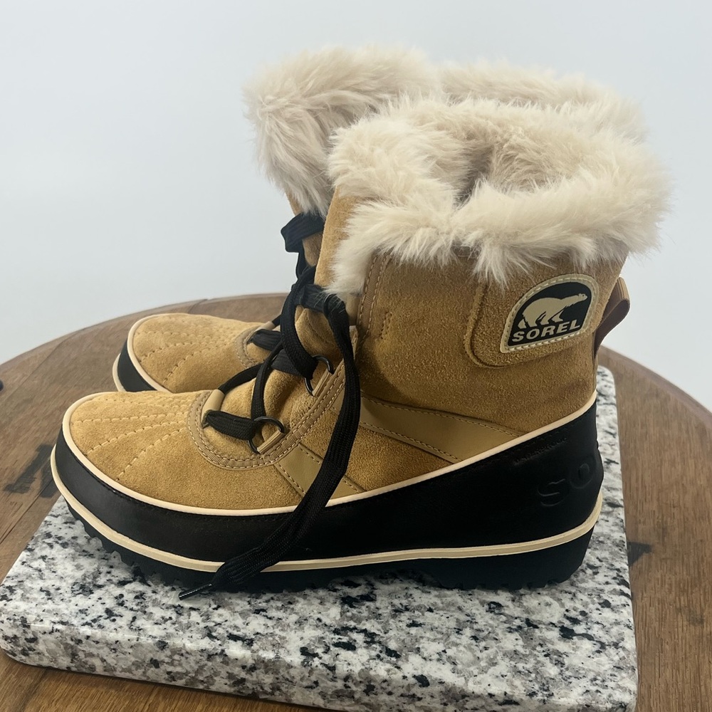 Sorel Tivoli Suede Boot. Women's size 8. New without box.